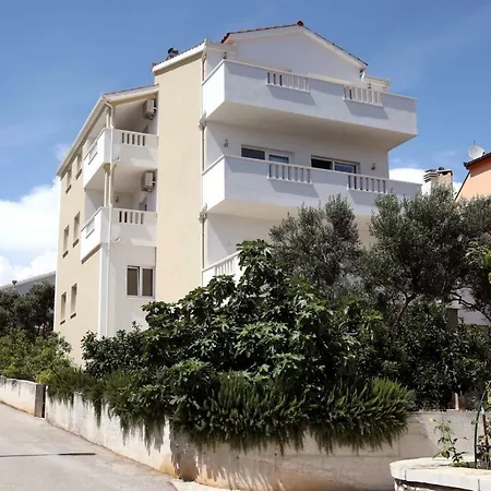 Dalmatia Апартаменты Трогир